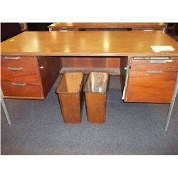DESK & TRASHCANS