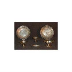 Eight miscellanous pieces of sterling. Pair W