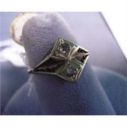 14k lady's antique ring. White gold with two European diamonds.  One diamond is chipped. 2.0 grams $