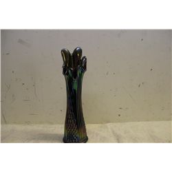 GREAT FENTON VASE - BEAUTIFUL ART GLASS