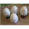 Image 2 : 4 Collectable Avon Bird Season Eggs