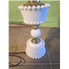 Image 3 : Hobnail Vintage Lamp W/ Flower Top Glass Shade