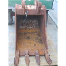 John Deere 710 2' Bucket