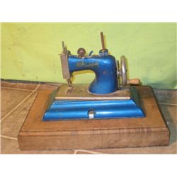 Very Tiny Sewing Machine