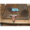 Image 1 : Metal platform with mounted bench vice