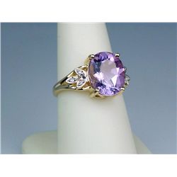 Splendid 14K Yellow Gold Ladies RingSet with a purple Amethyst weighing approx  6.00 carats and fine