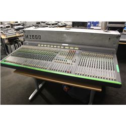 YAMAHA M2000 MIXING CONSOLE
