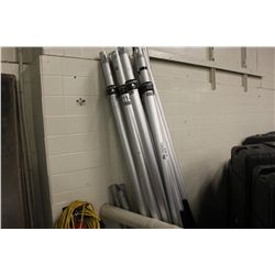 LARGE LOT OF ALUMINUM T-STYLE DRAPE BARS
