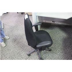 BLACK TASK CHAIR