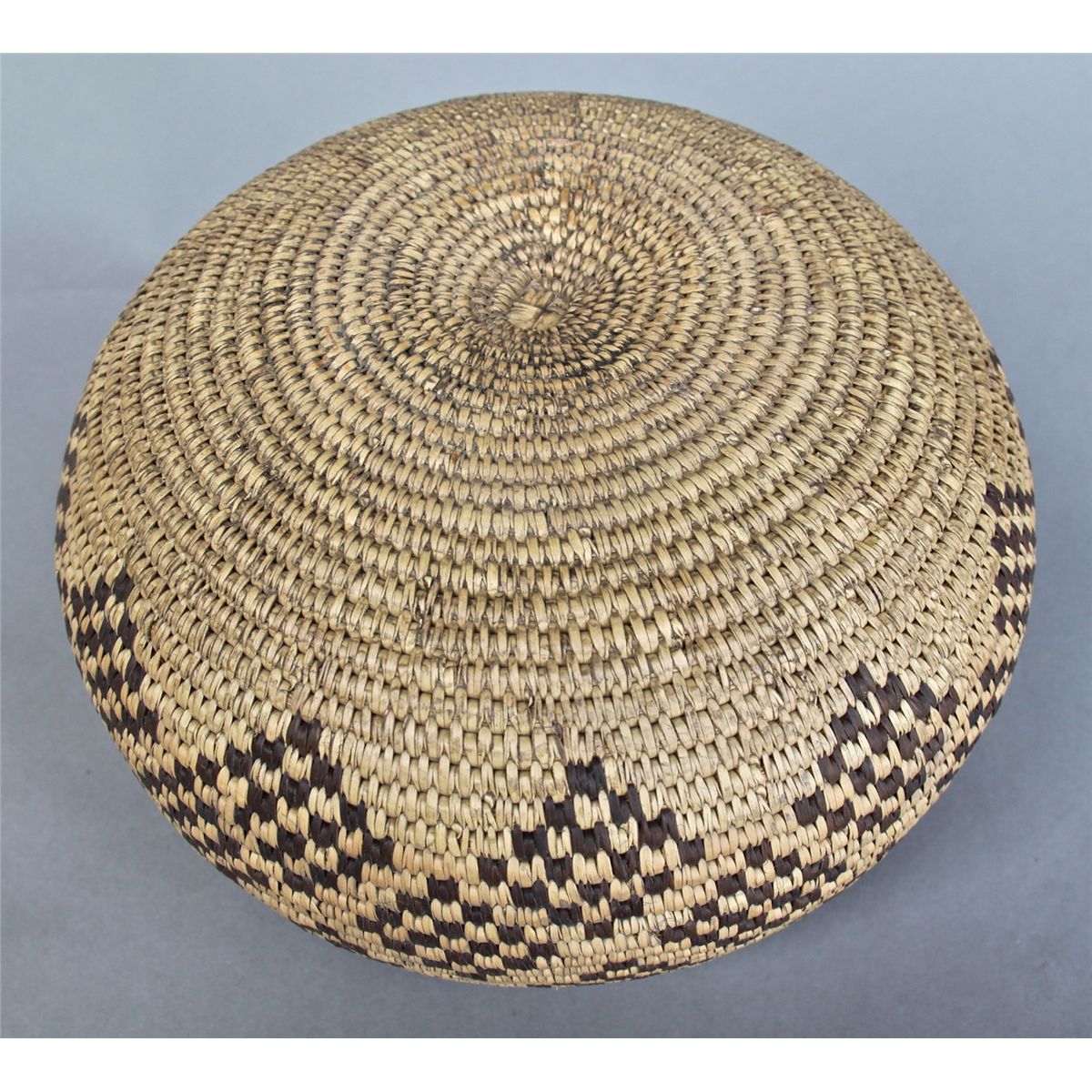 Native American Indian Old Woven Basket, woven lid.