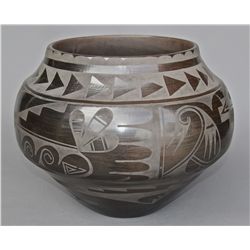 Carmelita Dunlap (1925-1999), San Ildefonso Pueblo Southwest, Sig…