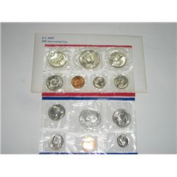 1981 Mint Set P-D-S  *3 TOTAL SUSAN B. ANTHONY DOLLARS & 2 KENNEDY HALF DOLLARS - NICE SET*!!