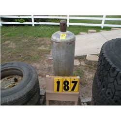 100 lb propane tank