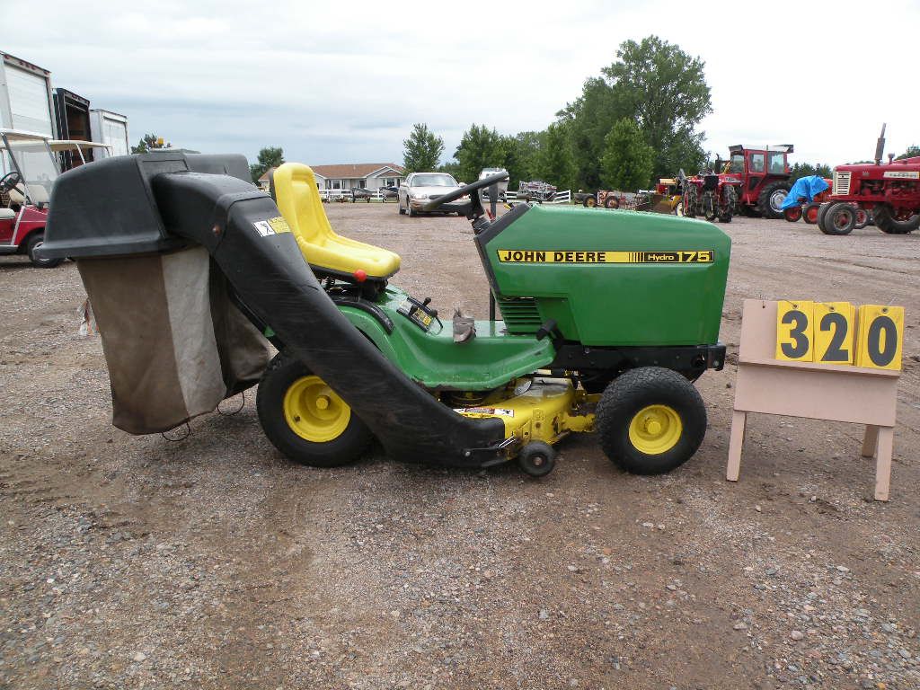 John Deere 175 hydro w/extra blades & bagger