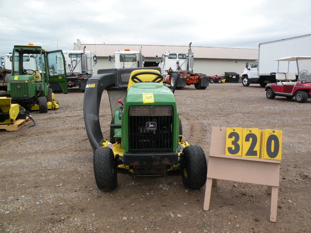 John Deere 175 hydro w/extra blades & bagger