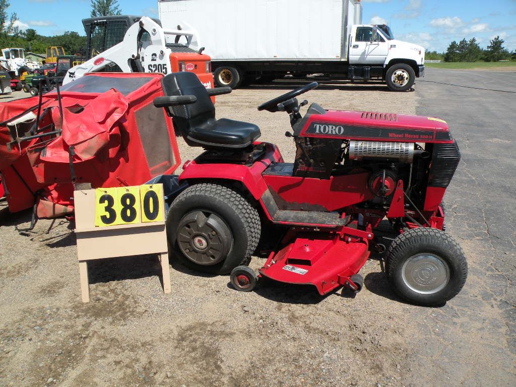 Toro Wheel Horse 520H w/cab, blower, blade unable to verify vin
