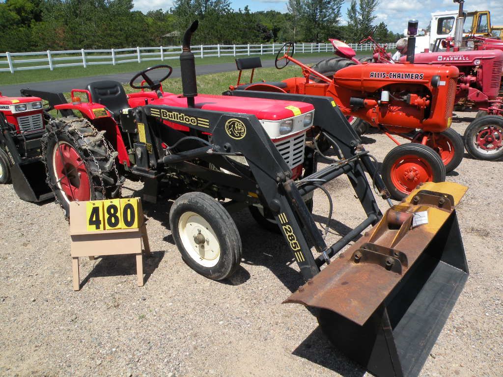 Yanmar YM 2000 w/Bulldog 285 loader, chains & push blade