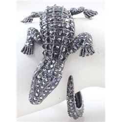 GT0522120004 Impressive Black Crystal Crocodile Bangle