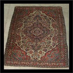 Hamadan Oriental rug. Note soma end wear. 4' 10" x 3' 5" $100-150