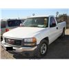 Image 2 : 2004 - GMC SIERRA