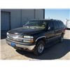 Image 2 : 2000 - CHEVROLET SUBURBAN //SALVAGE TITLE