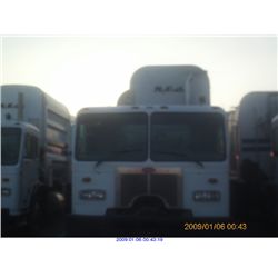 2000 - PETERBILT 320