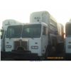 Image 2 : 2000 - PETERBILT 320