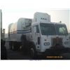 Image 1 : 2000 - PETERBILT 320