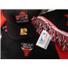 Image 3 : Chicago Bulls Collectors Lot- Jacket Hat Blanket Pin