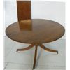 Image 1 : Banded mahogany English style breakfast table