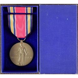 ORIGINAL WWII VICTORY MEDAL RIBBON & RIBBON BAR IN BOX