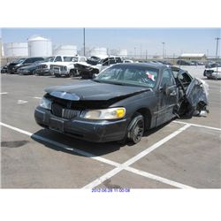 2000 - LINCOLN TOWN CAR