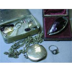 Various jewellery including a cameo ring, ...