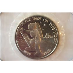 1989 Republic of Marshall Islands $5 Commerative Coin; "First Men On The Moon" 1969-1989
