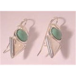 Genuine  STERLING SILVER ARROW EAR BOB DROP PIERCED EARRINGS  VINTAGE GREEN STONE MINT