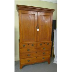 Cherry wood Linen press - early 19th century - upper has ogee cornice above a pair of double panel d