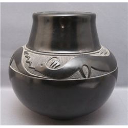NAVAJO CERAMIC JAR