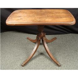 Mersman Small Colonial Revival Vintage Wooden Table