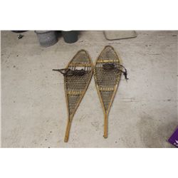 SNOW SHOES BY SHOW CRAFT