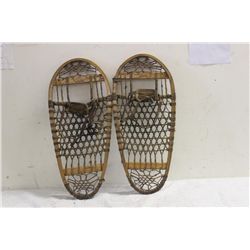 SMALL SNOW SHOES