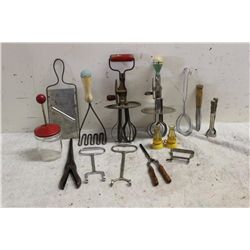 LOT OF OLD KITCHEN INSTRUMENTS