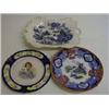 Image 1 : An antique blue and white Willow pattern twin