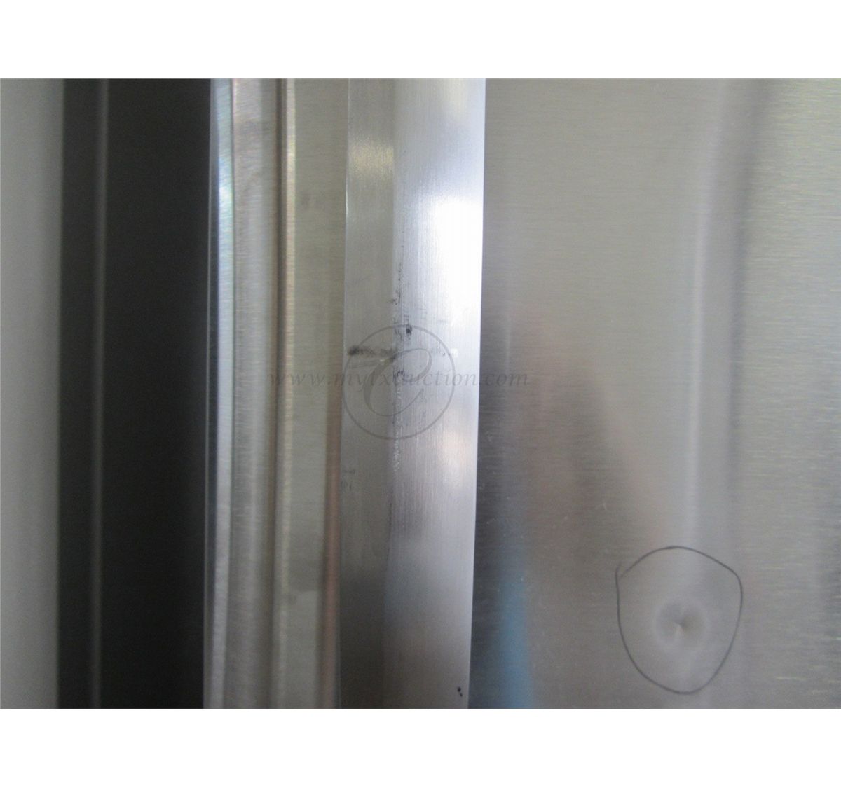 Frigidaire 20.6 Cubic Foot Top Freezer Refrigerator SCRATCH AND DENT