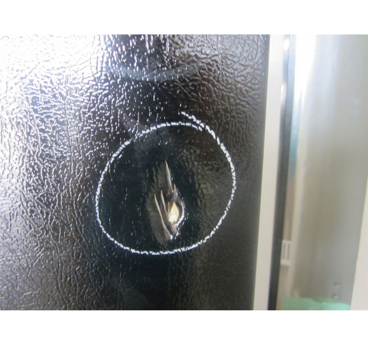 Frigidaire 20.6 Cubic Foot Top Freezer Refrigerator SCRATCH AND DENT