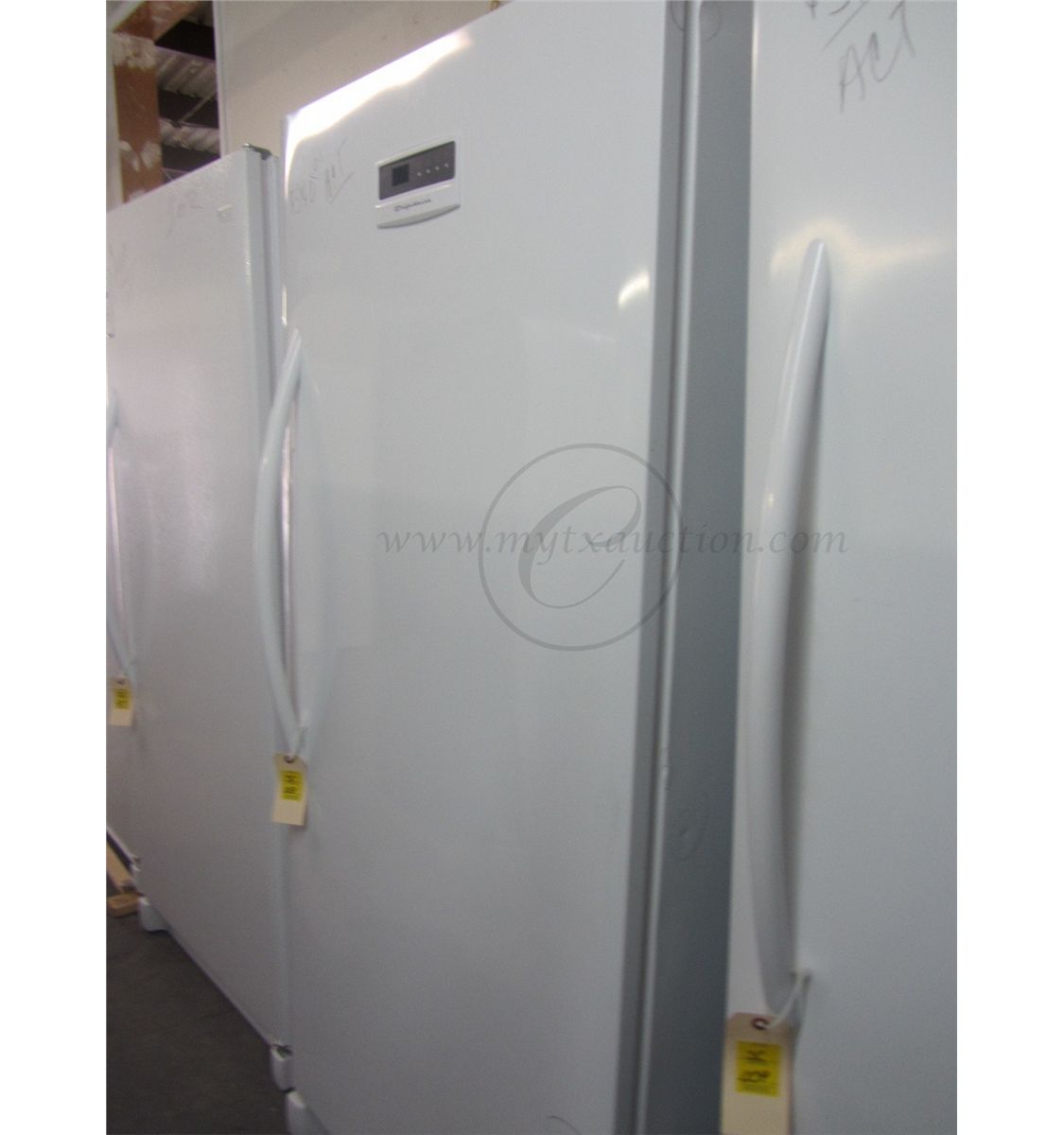 Frigidaire 20.5 Cubic Foot Upright Freezer SCRATCH AND DENT SEE KNOWN DEFECTS FOR DESCRIPTION