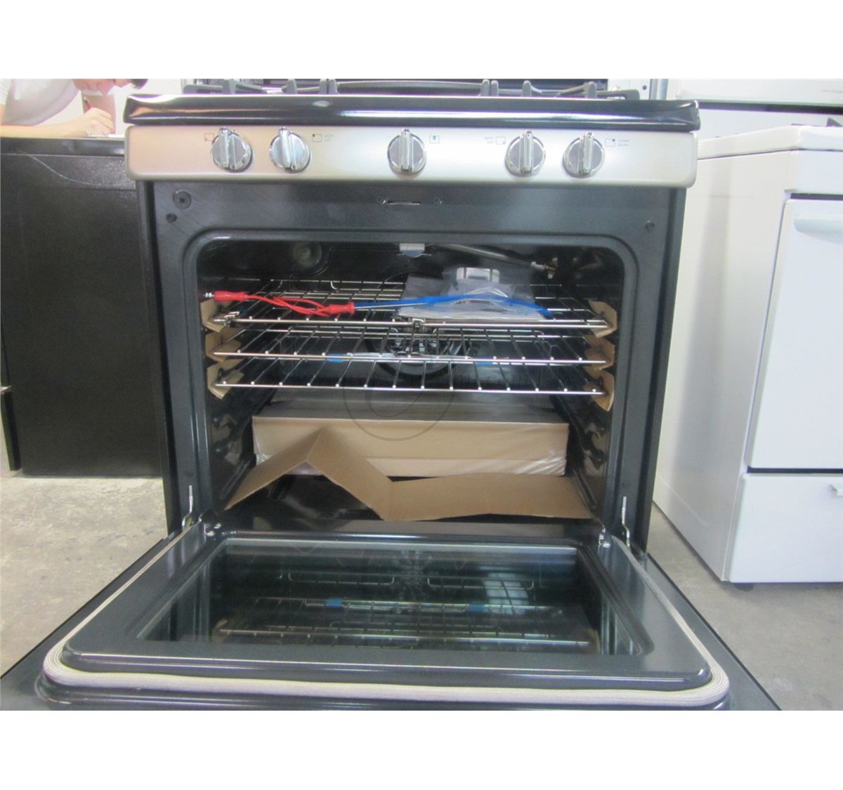 Frigidaire Gallery 30" Freestanding Gas Range SCRATCH AND DENT SEE