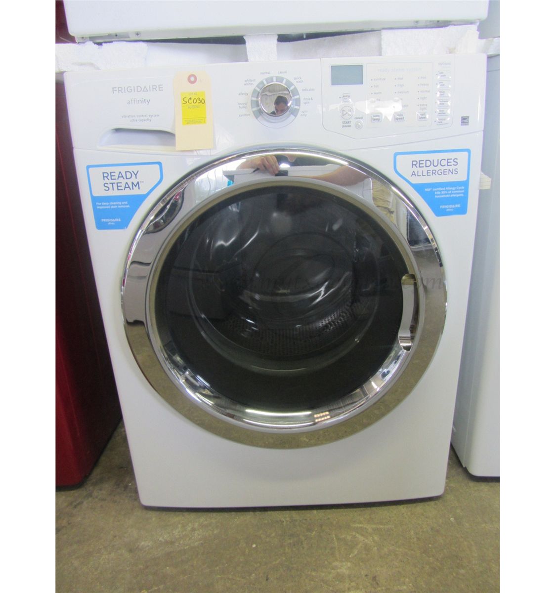 Frigidaire 27" FrontLoad Washer 3.81 Cubic Foot Capacity