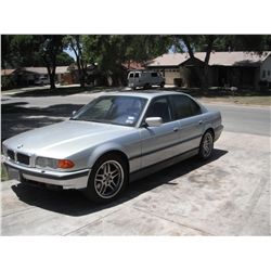 2000 BMW 740I