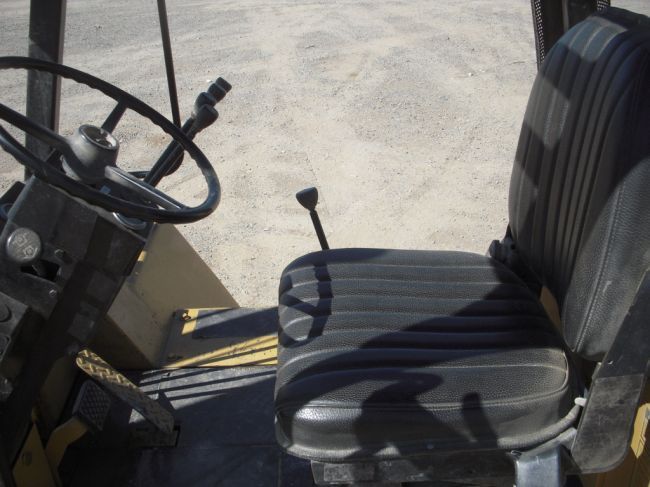 Caterpillar R80 4x4 High Mast Forklift
