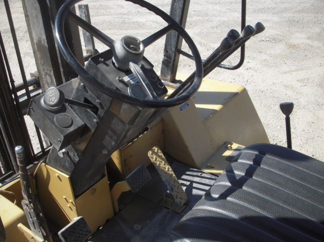 Caterpillar R80 4x4 High Mast Forklift